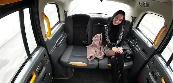  Girl fucks in a taxi without restraint